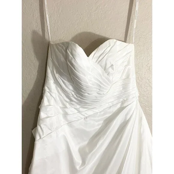 David's Bridal Women's Taffeta A Line Wedding Dress W/Sweetheart Neck - 14W - Picture 14 of 15